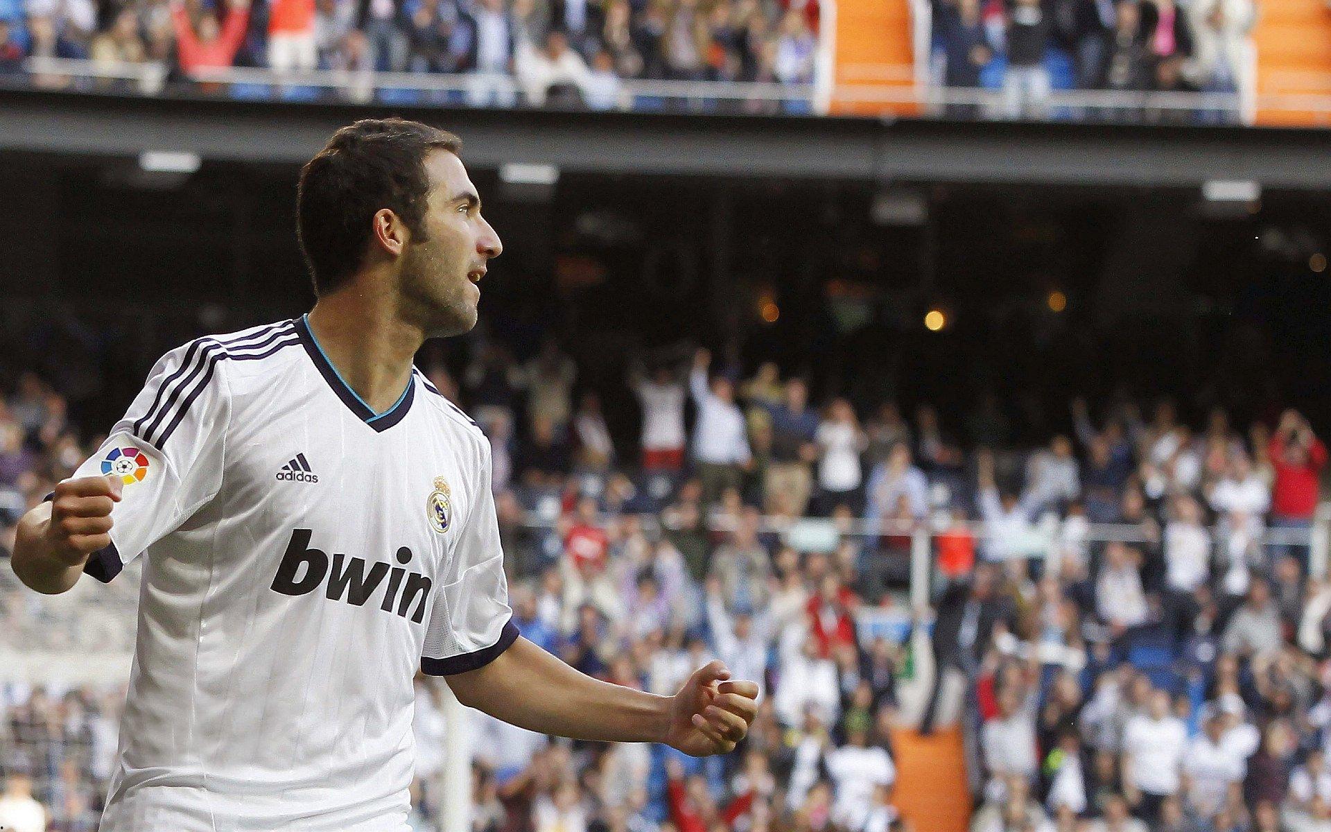 曼城新星埃切韦里冬窗动向成谜，经纪人否认与河床谈判启动