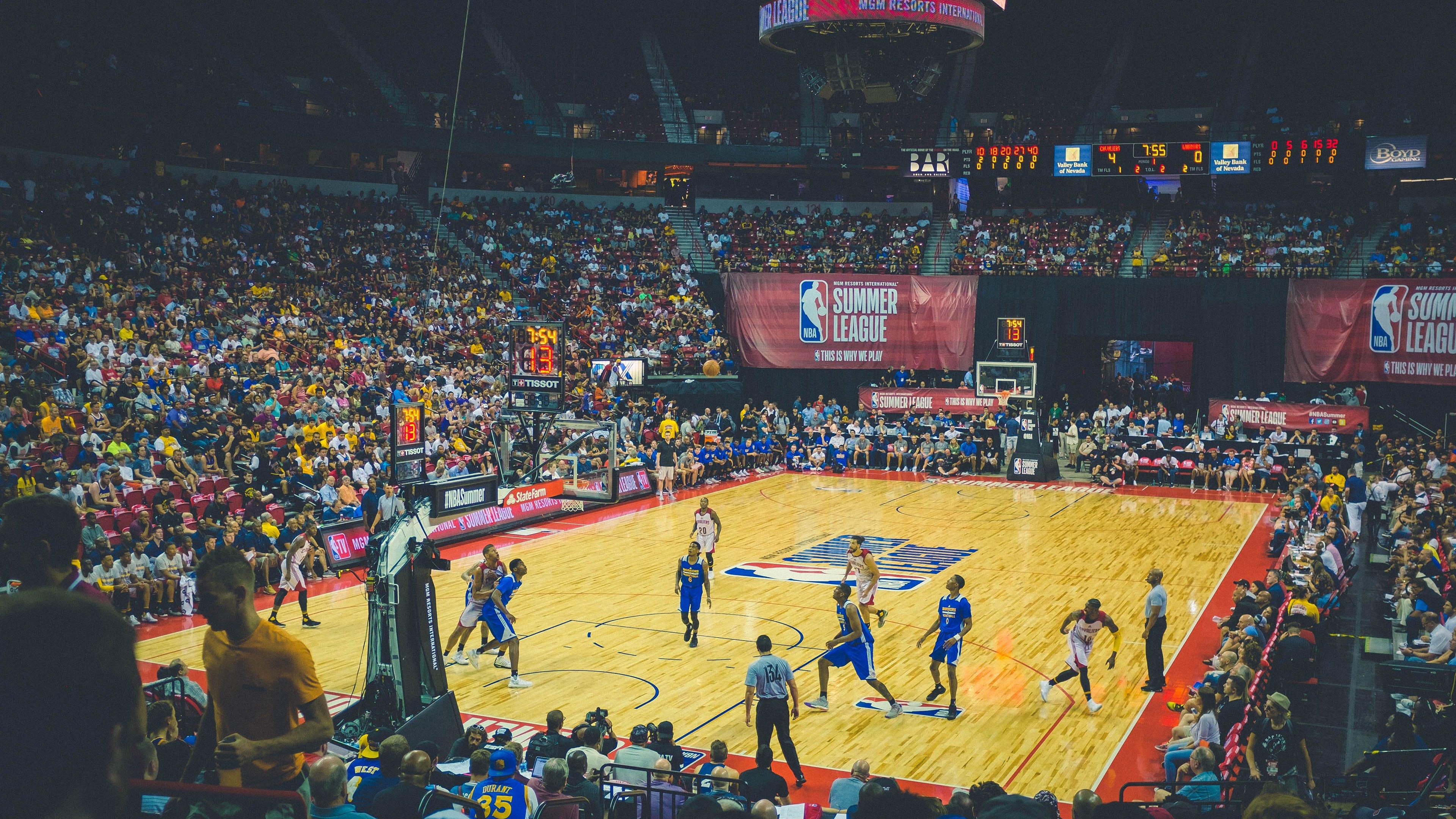 青春风暴席卷诺坎普！巴萨二队加冕西协甲冠军，梯队瑰宝照亮未来之路